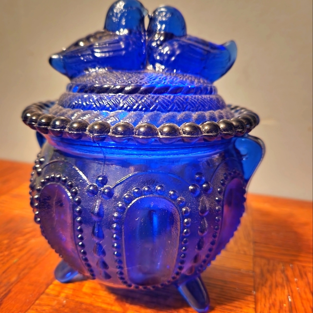 Vintage Hofbauer Byrdes Cobalt Blue 3-Footed, Lidded Candy Dish w/ Kissing Birds